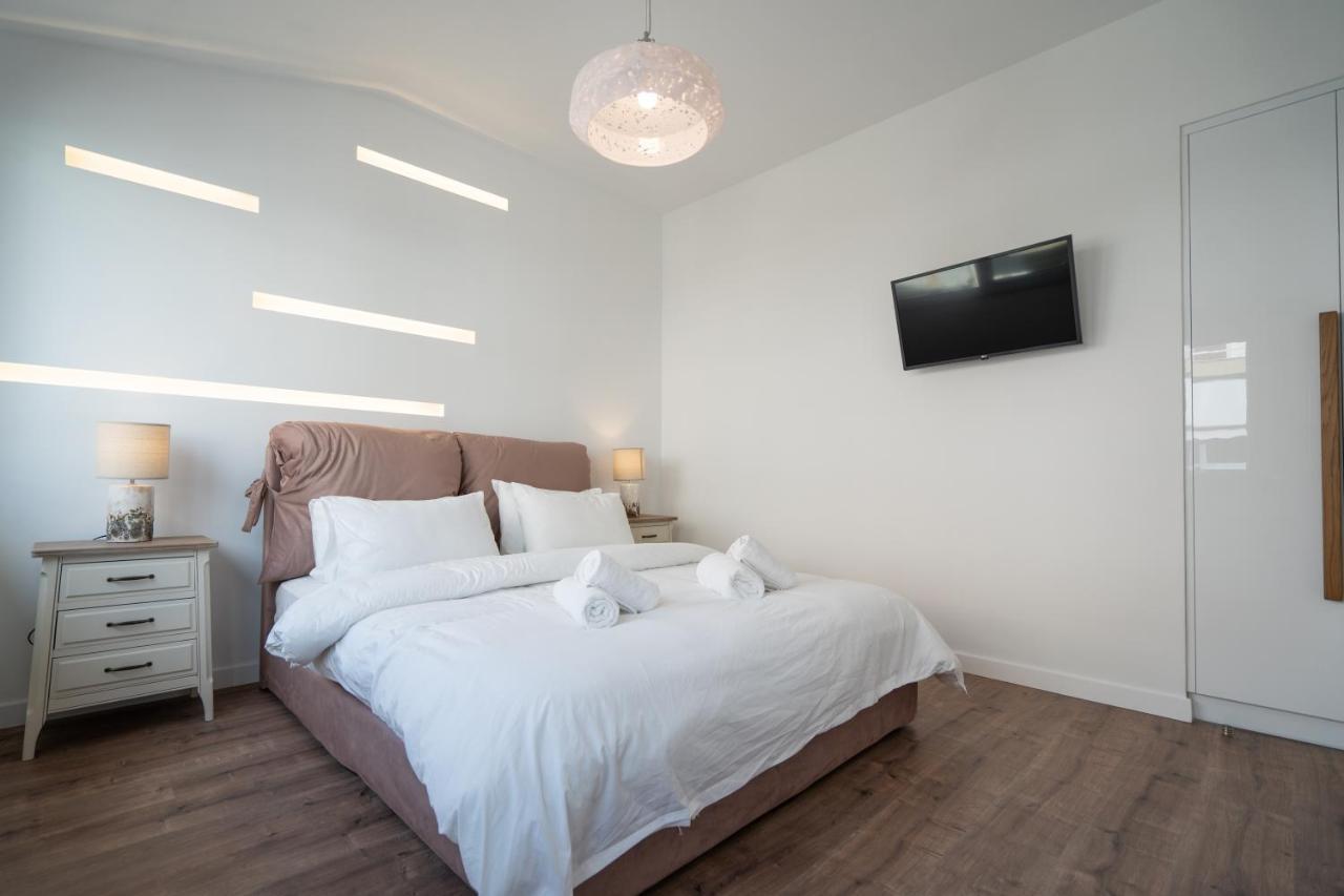Athens Experience In Exarchia, Big Terrace Apartment ภายนอก รูปภาพ