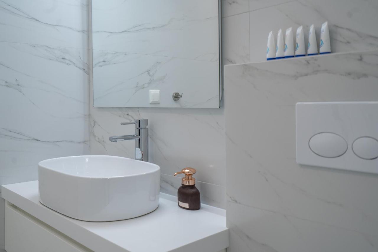 Athens Experience In Exarchia, Big Terrace Apartment ภายนอก รูปภาพ