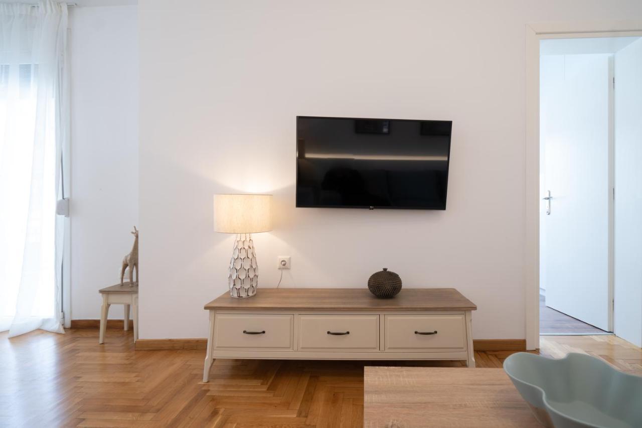 Athens Experience In Exarchia, Big Terrace Apartment ภายนอก รูปภาพ